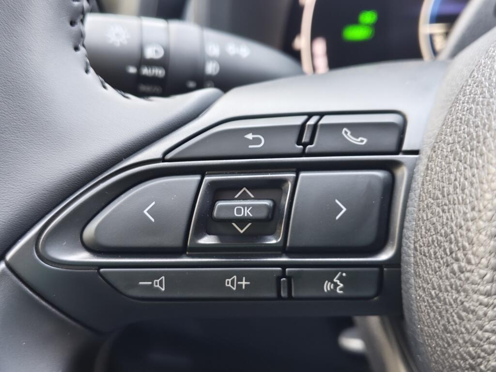 Toyota Aygo X Hybrid 115 Play | Lichtmetaal | Stoelverwarming | Draadloze Telefoonlader - Image 11