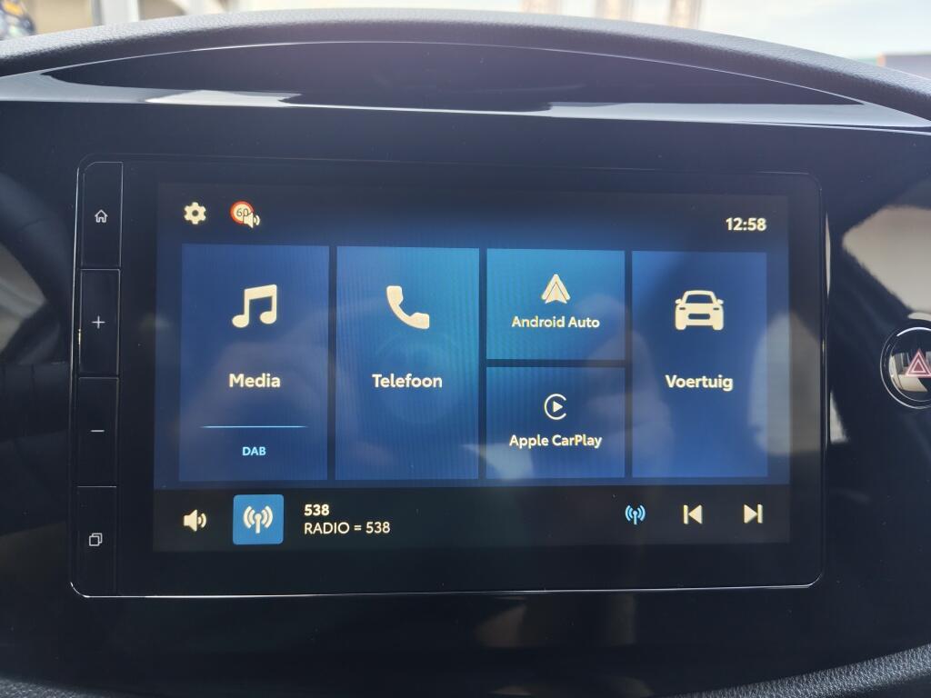 Toyota Aygo X Hybrid 115 Play | Lichtmetaal | Stoelverwarming | Draadloze Telefoonlader - Image 15