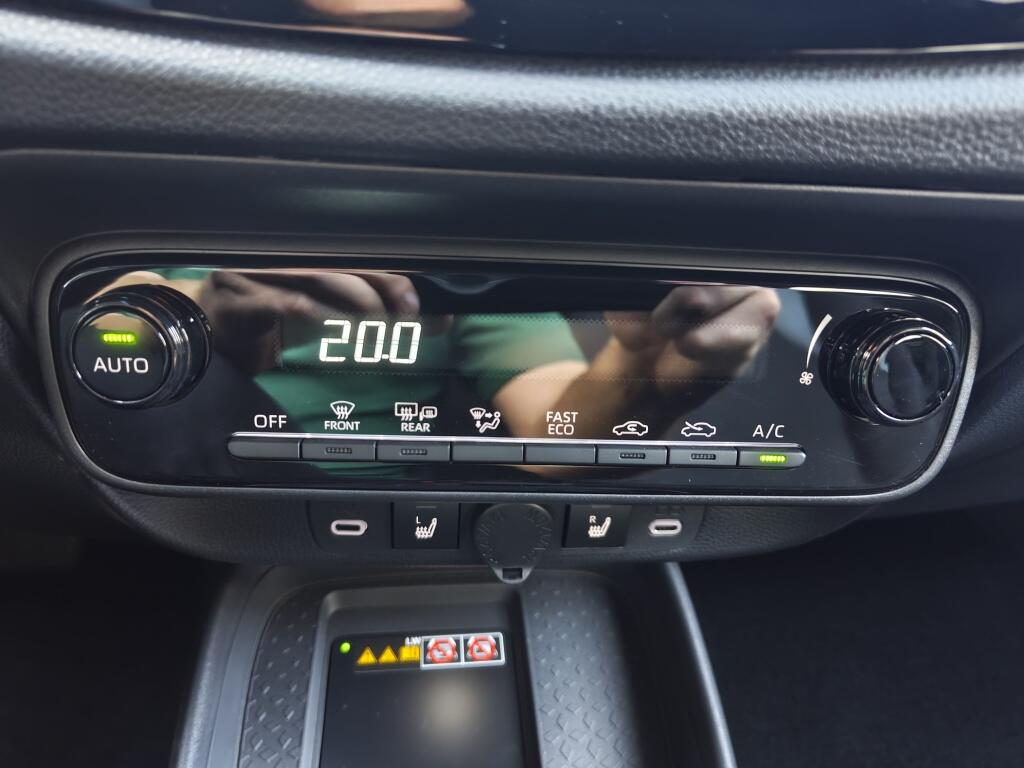 Toyota Aygo X Hybrid 115 Play | Lichtmetaal | Stoelverwarming | Draadloze Telefoonlader - Image 18