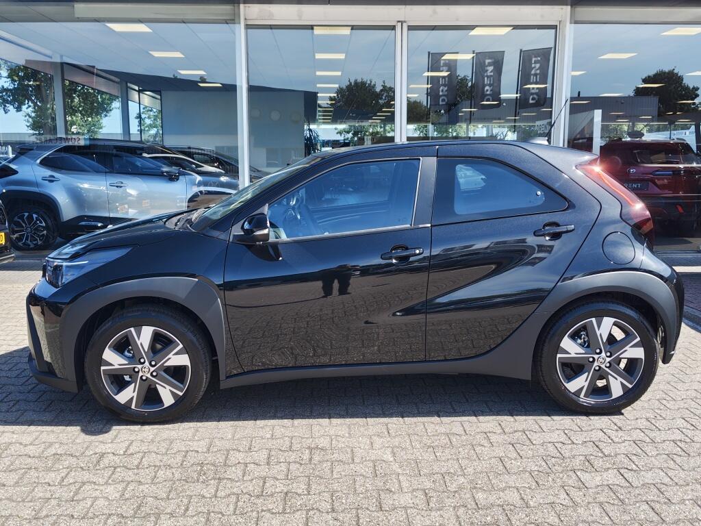 Toyota Aygo X Hybrid 115 Play | Lichtmetaal | Stoelverwarming | Draadloze Telefoonlader - Image 3