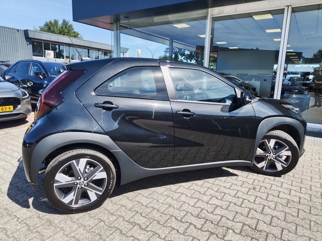 Toyota Aygo X Hybrid 115 Play | Lichtmetaal | Stoelverwarming | Draadloze Telefoonlader - Image 5