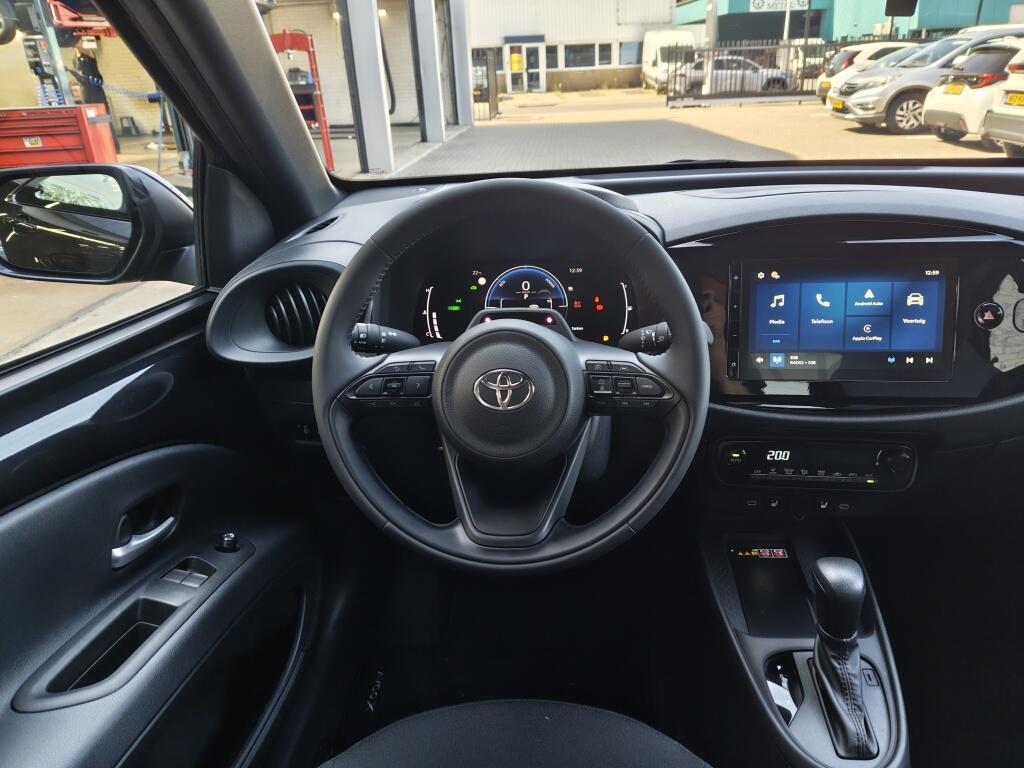 Toyota Aygo X Hybrid 115 Play | Lichtmetaal | Stoelverwarming | Draadloze Telefoonlader - Image 8