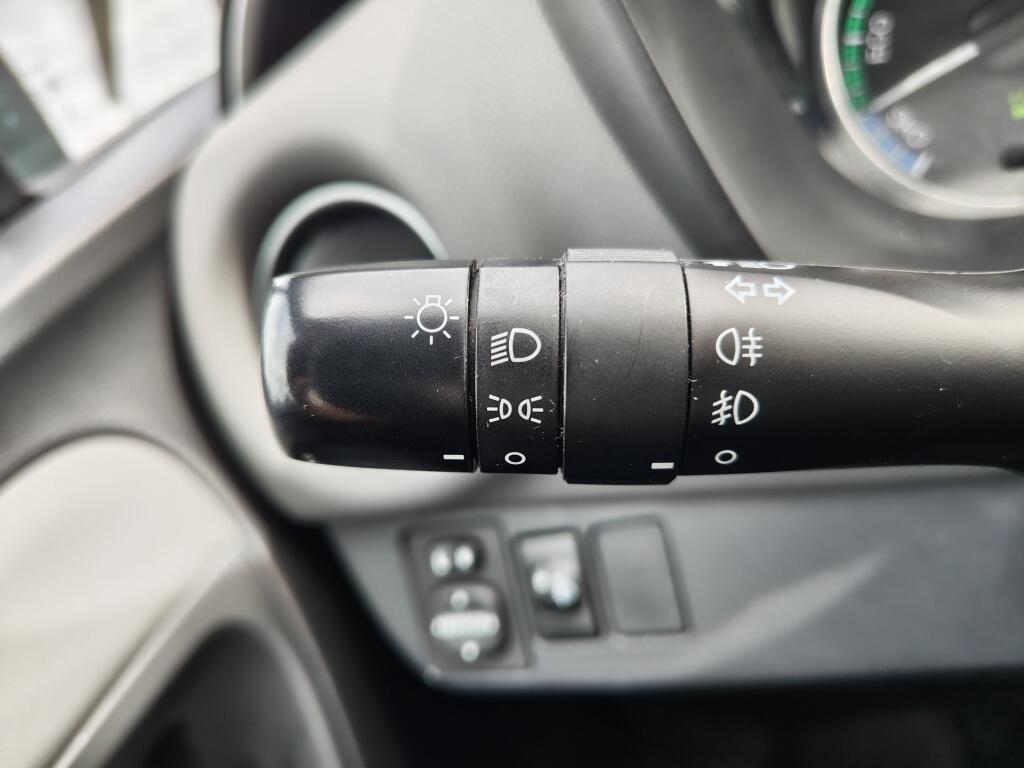 Toyota Yaris 1.5 Hybrid Trend | Leder | Navi | Cruise Control | Goed Onderhouden - Image 11