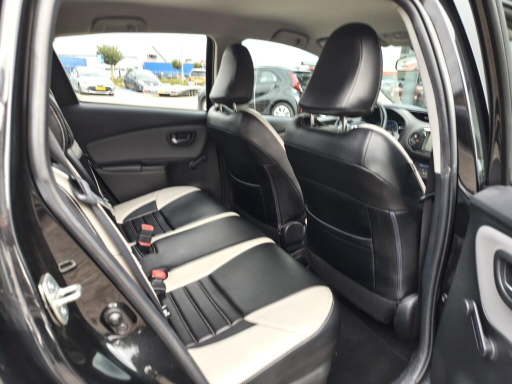 Toyota Yaris 1.5 Hybrid Trend | Leder | Navi | Cruise Control | Goed Onderhouden - Image 27