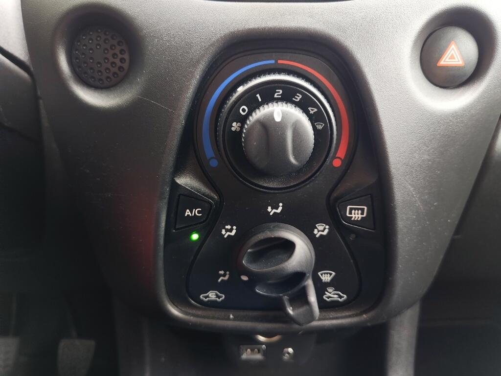 Toyota Aygo 1.0 VVT-i x-fun | Cruise Control | Lichtmetalen velgen | Airco - Image 18