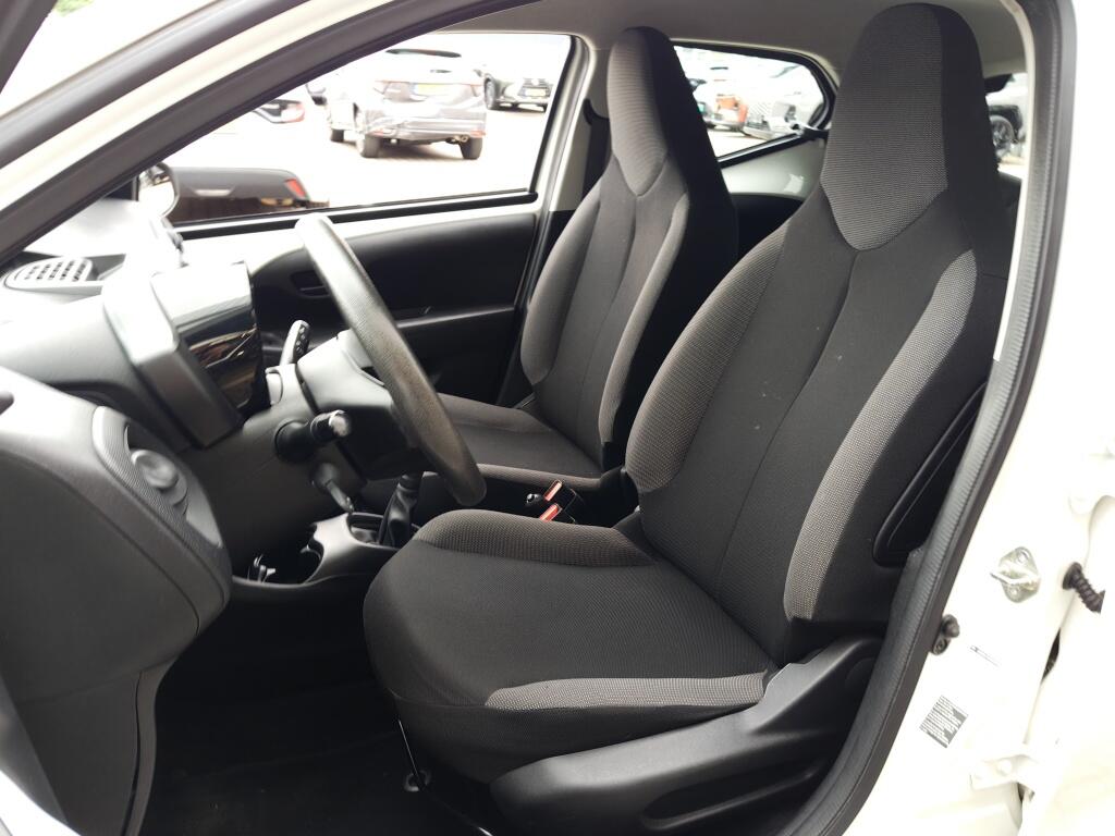 Toyota Aygo 1.0 VVT-i x-fun | Cruise Control | Lichtmetalen velgen | Airco - Image 24