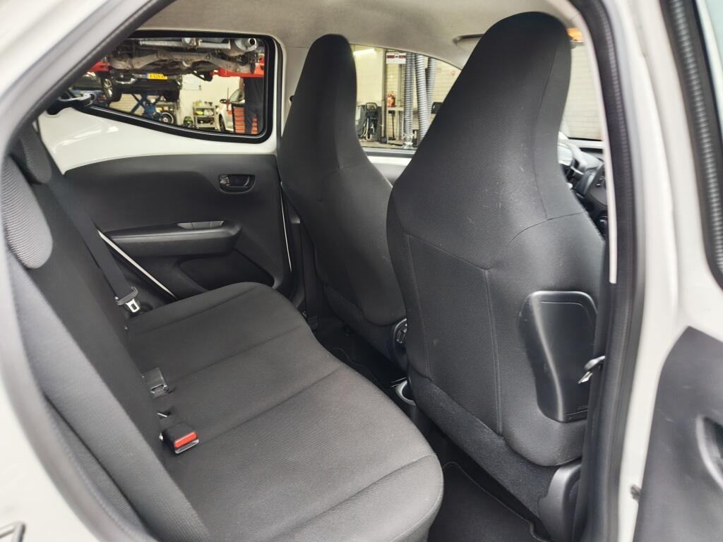 Toyota Aygo 1.0 VVT-i x-fun | Cruise Control | Lichtmetalen velgen | Airco - Image 26