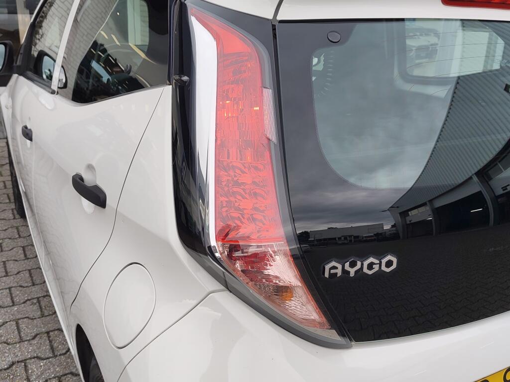 Toyota Aygo 1.0 VVT-i x-fun | Cruise Control | Lichtmetalen velgen | Airco - Image 31