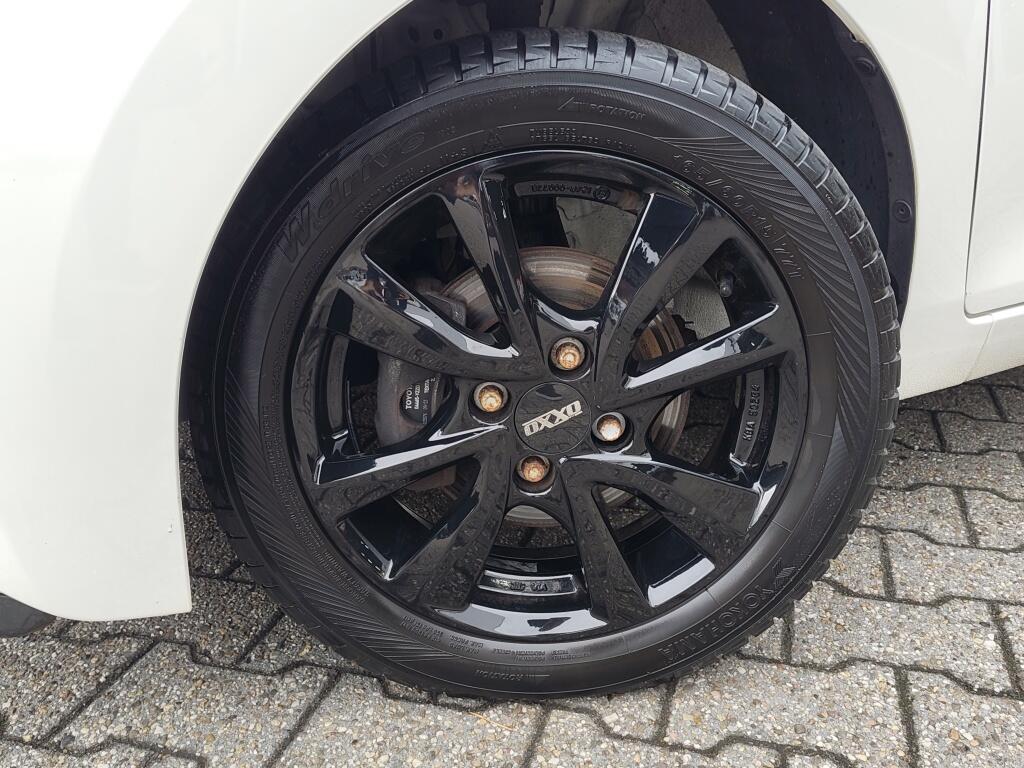 Toyota Aygo 1.0 VVT-i x-fun | Cruise Control | Lichtmetalen velgen | Airco - Image 32