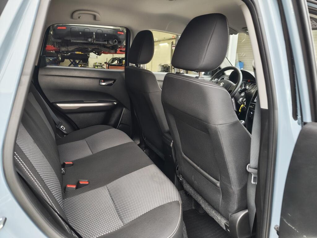 Suzuki Vitara 1.4 Boosterjet Select Smart Hybrid | Trekhaak | Navi | Stoelverwarming - Image 28