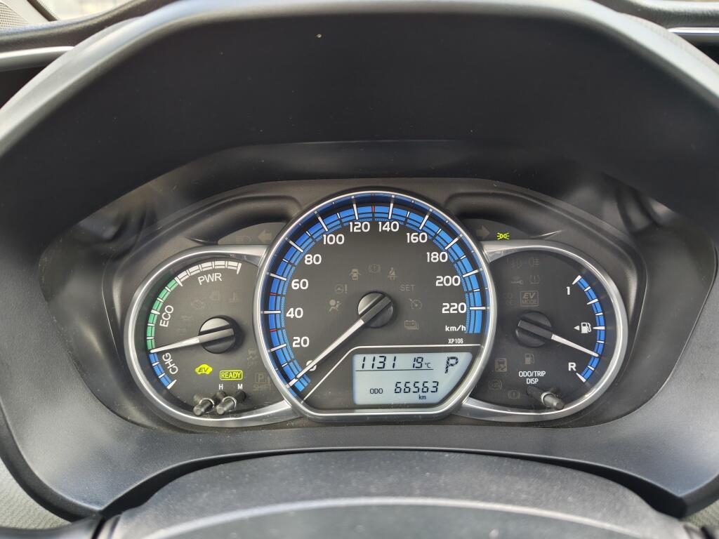 Toyota Yaris 1.5 Full Hybrid Dynamic | Cruise Control | Keyless Entry & Start | Airco - Image 10