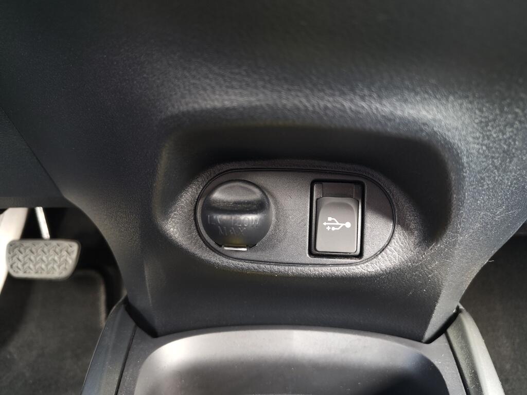 Toyota Yaris 1.5 Full Hybrid Dynamic | Cruise Control | Keyless Entry & Start | Airco - Image 18