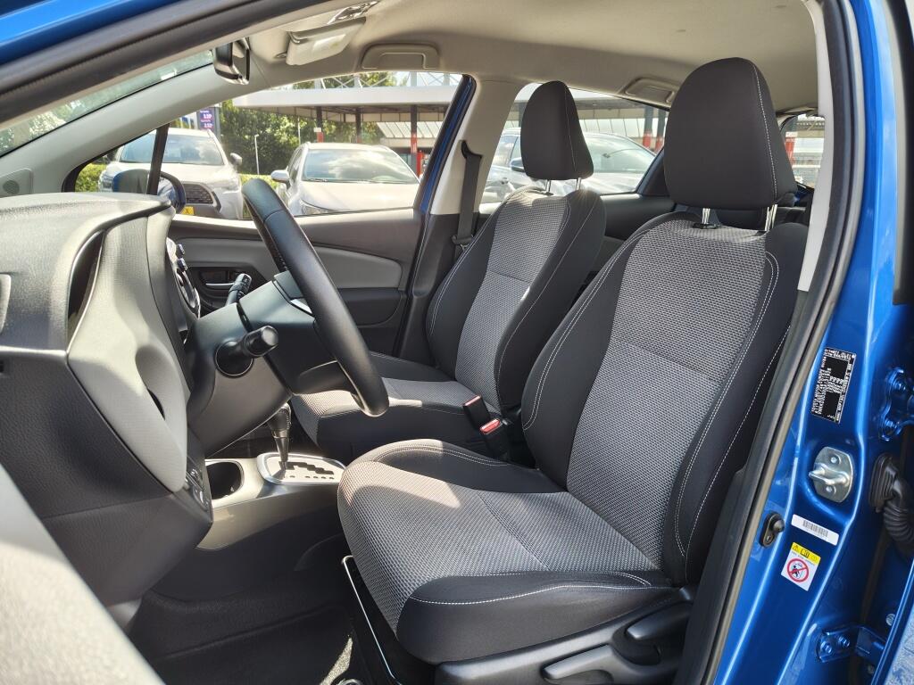 Toyota Yaris 1.5 Full Hybrid Dynamic | Cruise Control | Keyless Entry & Start | Airco - Image 24