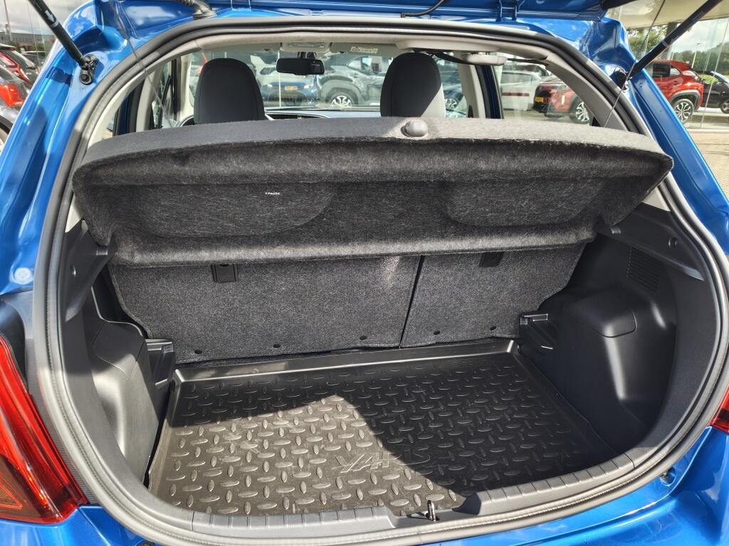 Toyota Yaris 1.5 Full Hybrid Dynamic | Cruise Control | Keyless Entry & Start | Airco - Image 28