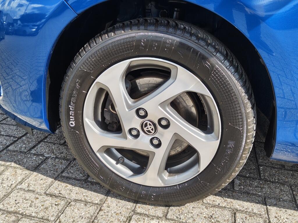 Toyota Yaris 1.5 Full Hybrid Dynamic | Cruise Control | Keyless Entry & Start | Airco - Image 34