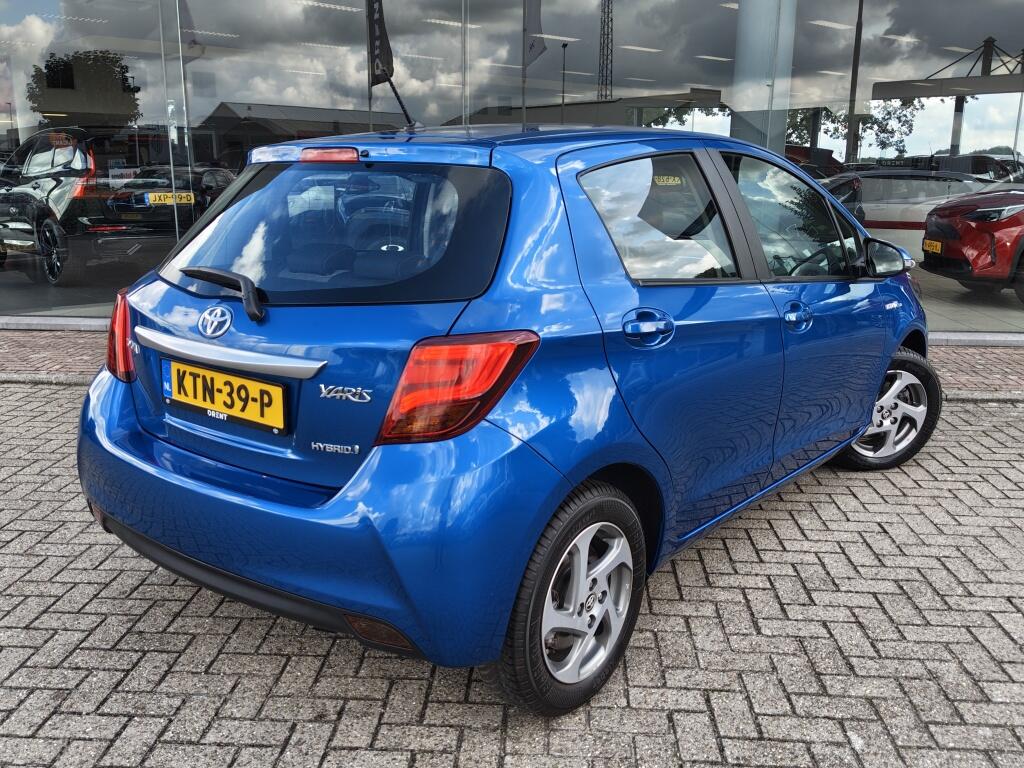 Toyota Yaris 1.5 Full Hybrid Dynamic | Cruise Control | Keyless Entry & Start | Airco - Image 4