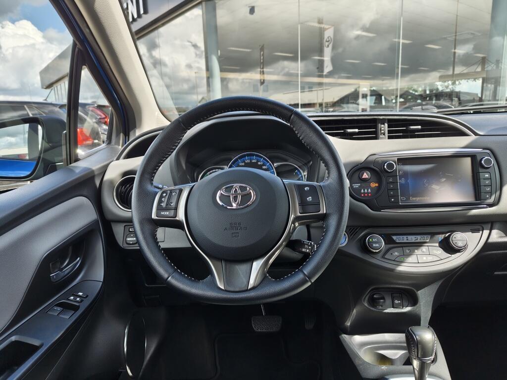 Toyota Yaris 1.5 Full Hybrid Dynamic | Cruise Control | Keyless Entry & Start | Airco - Image 8