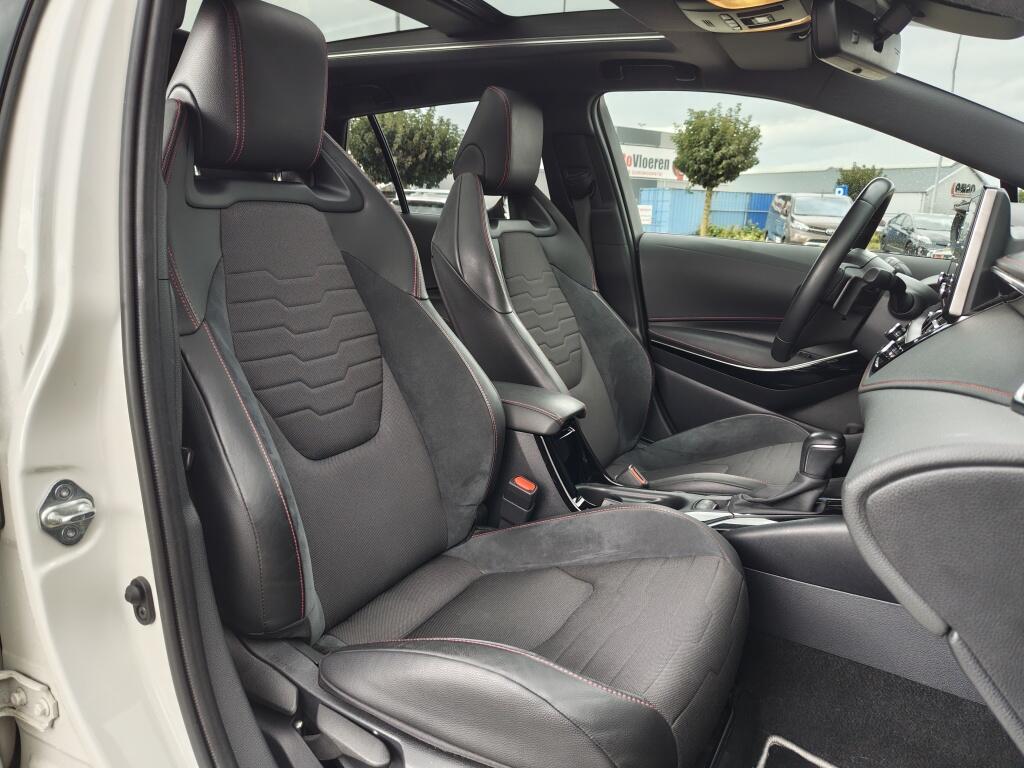 Toyota Corolla Touring Sports 2.0 Hybrid Executive | Schuif-Kanteldak | JBL | Navi | Sensoren v/a - Image 32