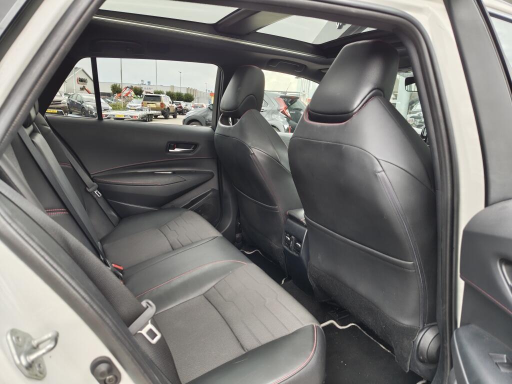 Toyota Corolla Touring Sports 2.0 Hybrid Executive | Schuif-Kanteldak | JBL | Navi | Sensoren v/a - Image 33