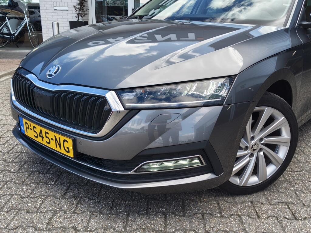 Skoda Octavia Combi 1.0 TSI Business Edition Plus | Schuif-Kanteldak | Trekhaak | Stoelverwarming - Image 2
