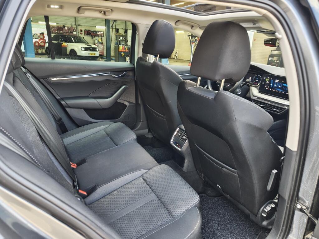 Skoda Octavia Combi 1.0 TSI Business Edition Plus | Schuif-Kanteldak | Trekhaak | Stoelverwarming - Image 36
