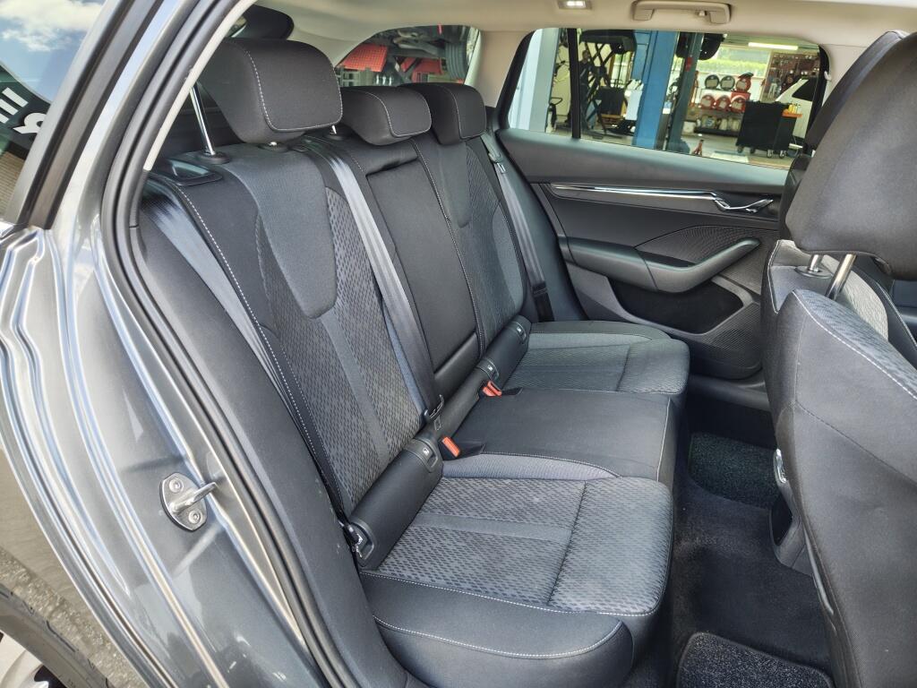 Skoda Octavia Combi 1.0 TSI Business Edition Plus | Schuif-Kanteldak | Trekhaak | Stoelverwarming - Image 37