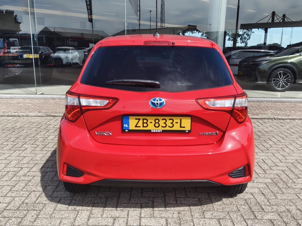 Toyota Yaris 1.5 Hybrid Dynamic | NL Auto | Navi | Keyless Entry & Start | Cruise Control - Image 7