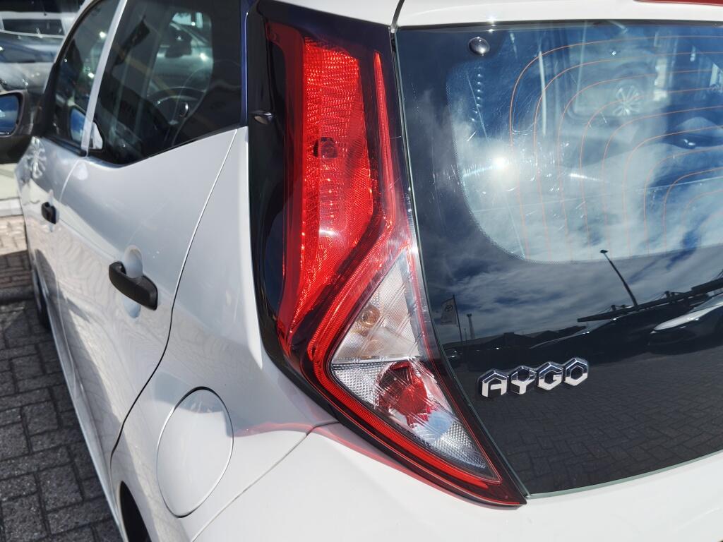 Toyota Aygo 1.0 VVT-i x-fun | NL Auto | Airco | Bluetooth | El. Raambediening | - Image 29