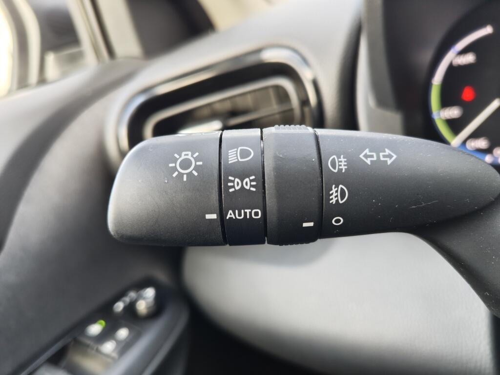 Toyota Yaris Cross 1.5 Hybrid Dynamic | El. Achterklep | HUD | Stoel-Stuurverwarming - Image 12