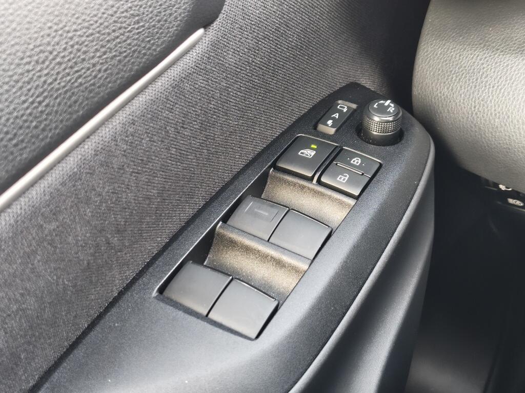 Toyota Yaris Cross 1.5 Hybrid Dynamic | El. Achterklep | HUD | Stoel-Stuurverwarming - Image 24