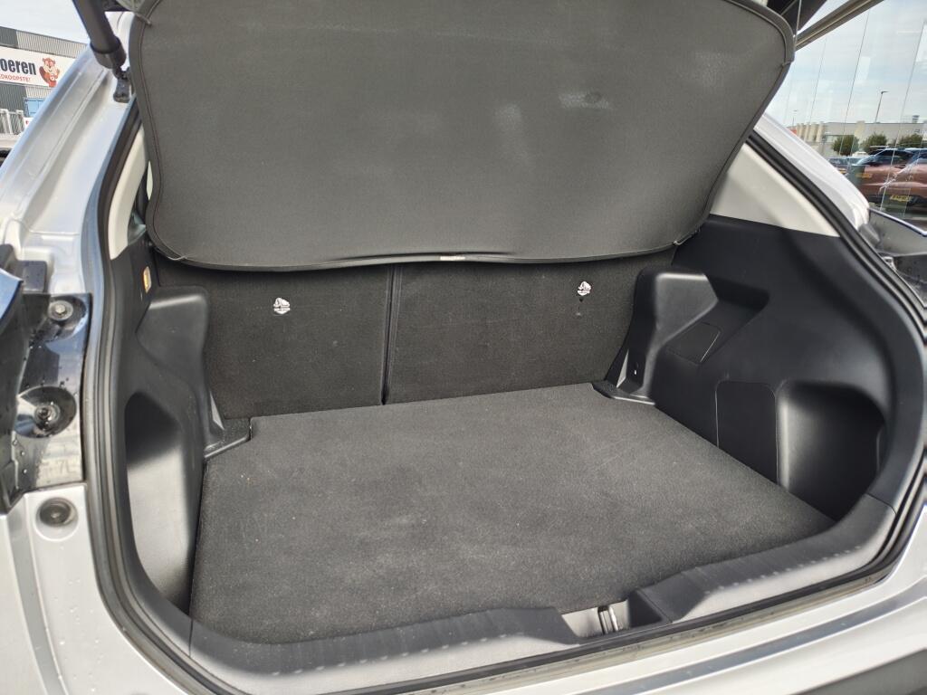 Toyota Yaris Cross 1.5 Hybrid Dynamic | El. Achterklep | HUD | Stoel-Stuurverwarming - Image 33