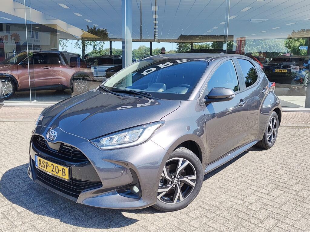 Toyota Yaris 1.5 Hybrid 115 Dynamic | Sensoren v/a | Stuur & Stoelverwarming - Image 1