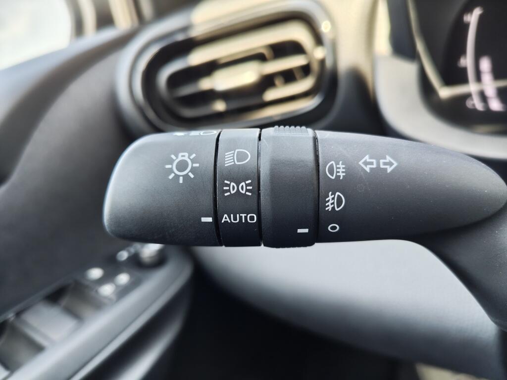 Toyota Yaris 1.5 Hybrid 115 Dynamic | Sensoren v/a | Stuur & Stoelverwarming - Image 11