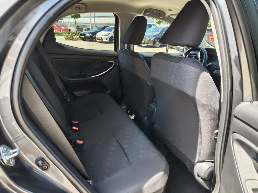 Toyota Yaris 1.5 Hybrid 115 Dynamic | Sensoren v/a | Stuur & Stoelverwarming - Image 30