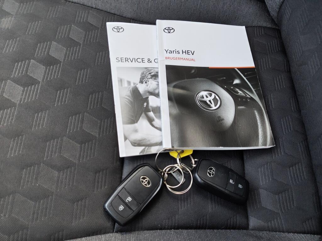 Toyota Yaris 1.5 Hybrid 115 Dynamic | Sensoren v/a | Stuur & Stoelverwarming - Image 40