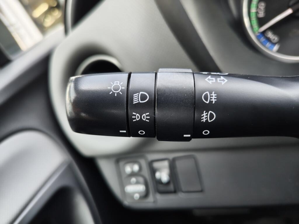 Toyota Yaris 1.5 Hybrid Lease | Navi | Cruise Control | Keyless Start | - Image 11