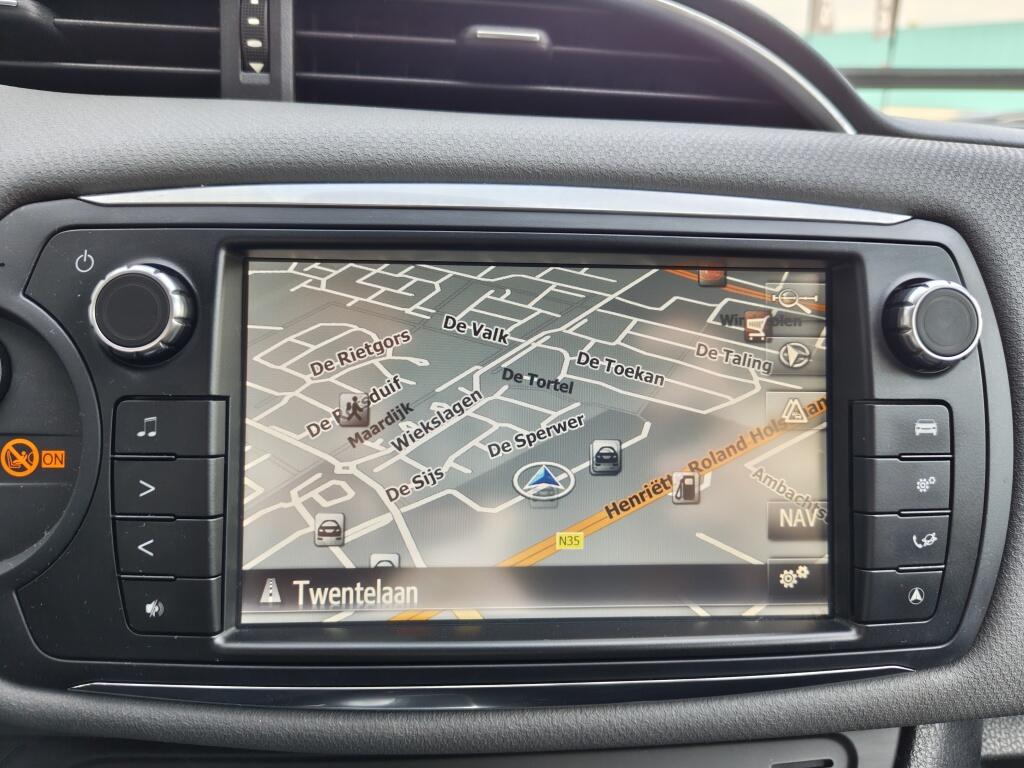 Toyota Yaris 1.5 Hybrid Lease | Navi | Cruise Control | Keyless Start | - Image 15