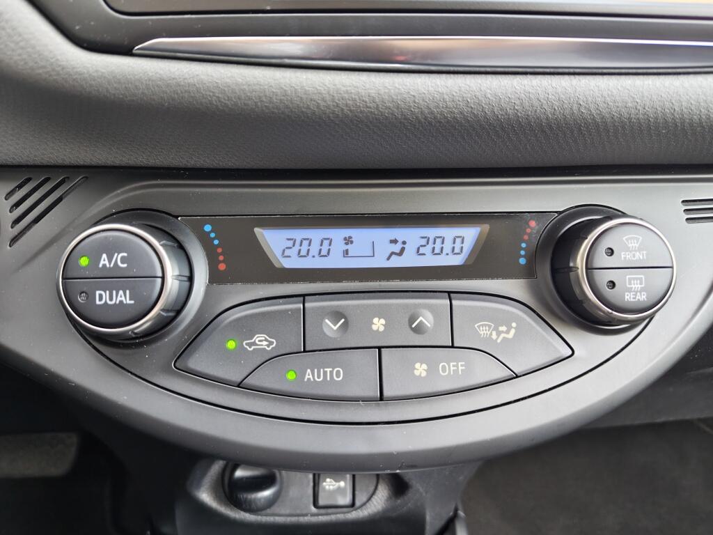 Toyota Yaris 1.5 Hybrid Lease | Navi | Cruise Control | Keyless Start | - Image 17