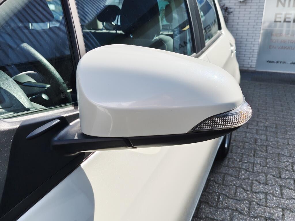 Toyota Yaris 1.5 Hybrid Lease | Navi | Cruise Control | Keyless Start | - Image 33