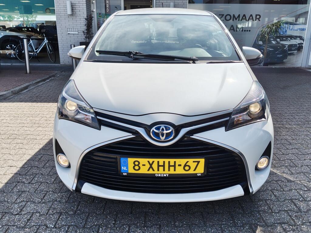 Toyota Yaris 1.5 Hybrid Lease | Navi | Cruise Control | Keyless Start | - Image 6