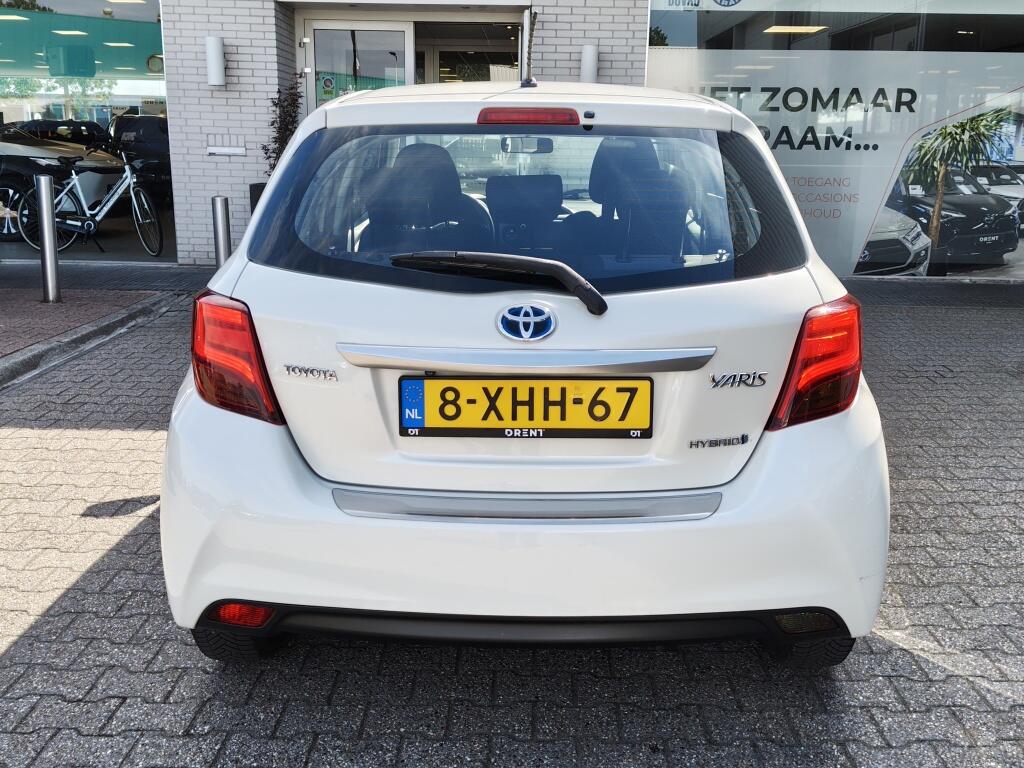 Toyota Yaris 1.5 Hybrid Lease | Navi | Cruise Control | Keyless Start | - Image 7