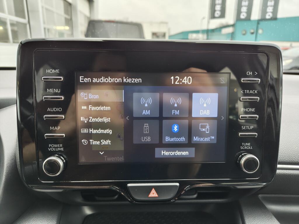 Toyota Yaris 1.5 Hybrid Dynamic | Navi | Keyless Entry/Start | Android Auto - Image 12