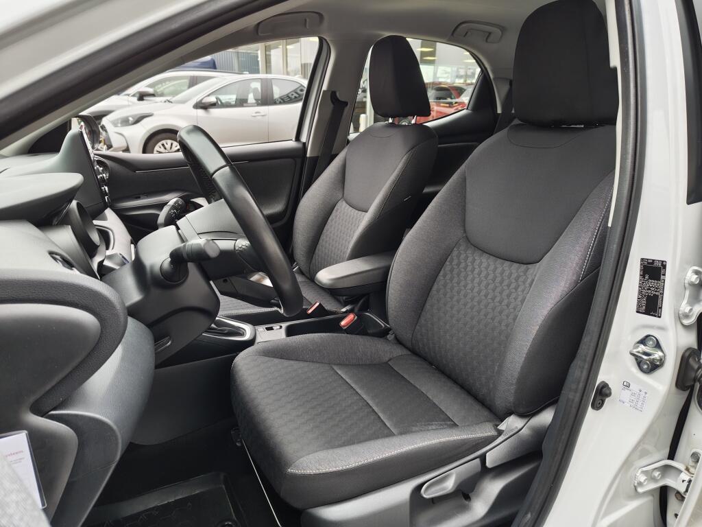 Toyota Yaris 1.5 Hybrid Dynamic | Navi | Keyless Entry/Start | Android Auto - Image 24