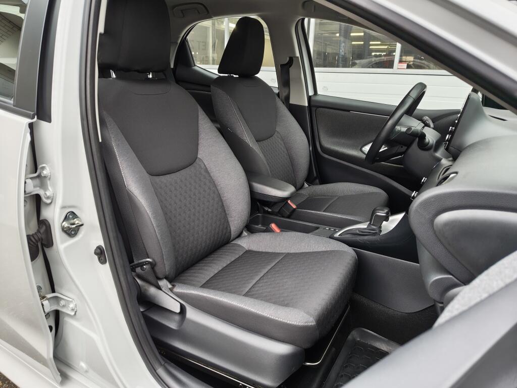 Toyota Yaris 1.5 Hybrid Dynamic | Navi | Keyless Entry/Start | Android Auto - Image 25