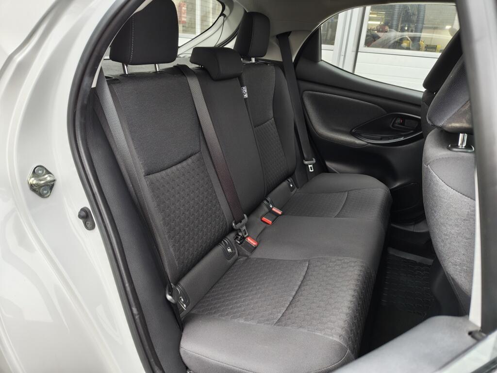 Toyota Yaris 1.5 Hybrid Dynamic | Navi | Keyless Entry/Start | Android Auto - Image 27