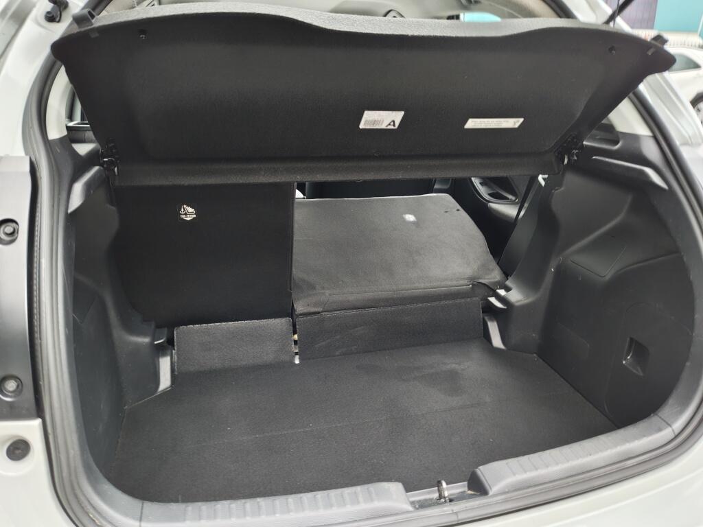 Toyota Yaris 1.5 Hybrid Dynamic | Navi | Keyless Entry/Start | Android Auto - Image 29