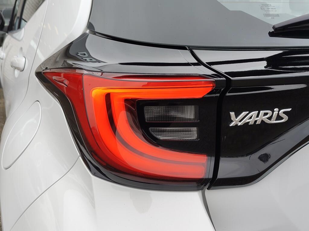 Toyota Yaris 1.5 Hybrid Dynamic | Navi | Keyless Entry/Start | Android Auto - Image 31