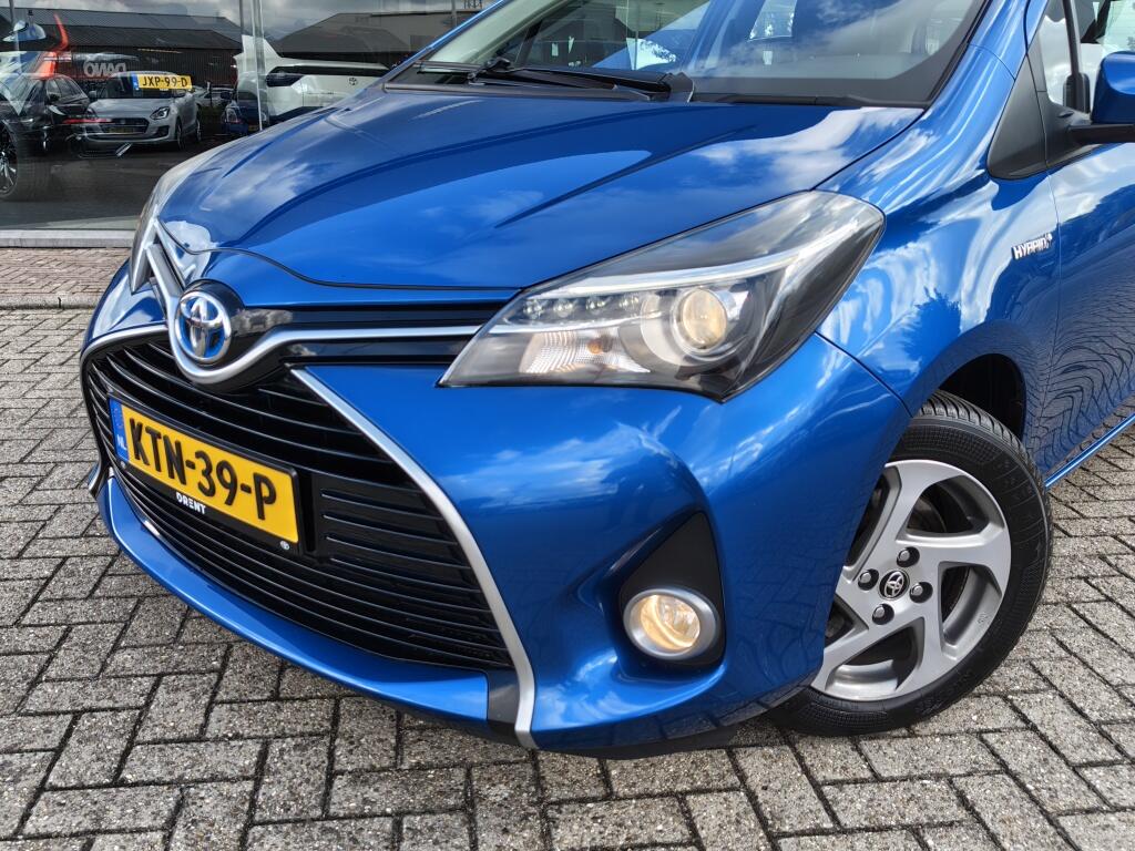 Toyota Yaris 1.5 Full Hybrid Dynamic | Cruise Control | Keyless Entry & Start | Airco - Image 2