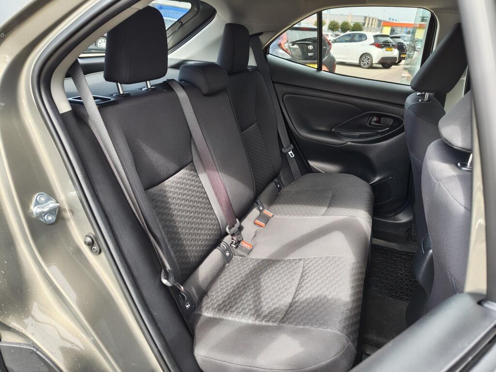 Toyota Yaris Cross 1.5 Hybrid 115 Active plus | Sensoren v/a | Draadloze Telefoonlader | Android Auto - Image 30