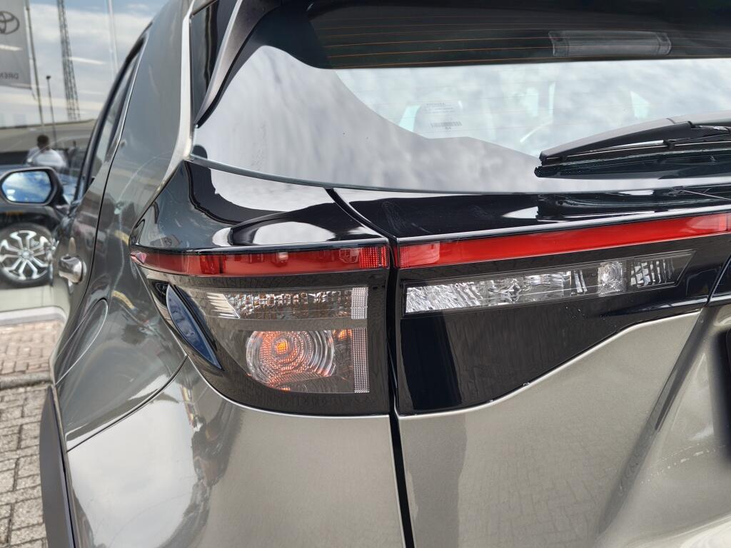 Toyota Yaris Cross 1.5 Hybrid 115 Active plus | Sensoren v/a | Draadloze Telefoonlader | Android Auto - Image 34
